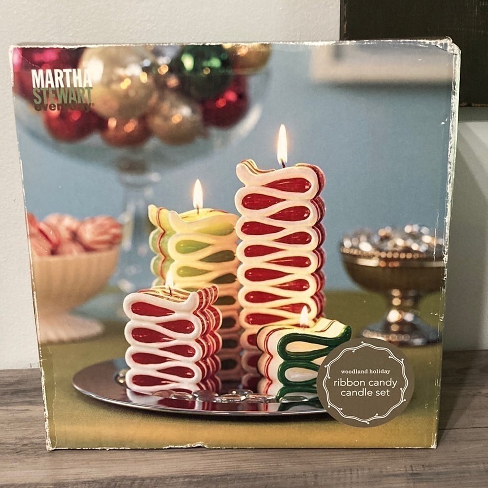 VINTAGE MARTHA STEWART RIBBON CANDY PILLAR CHRISTMAS CANDLES IN ORIGINAL BOX